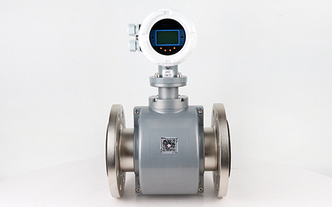 新工藝電磁流量計2.JPG 新工藝電磁流量計2.JPG