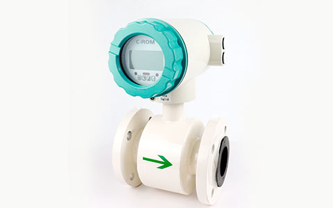 電磁流量計 乳白色.JPG