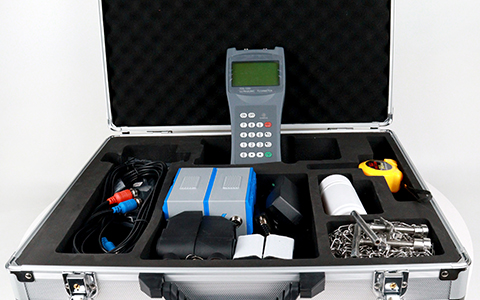 手持超聲波流量計(2).JPG 手持超聲波流量計(2).JPG